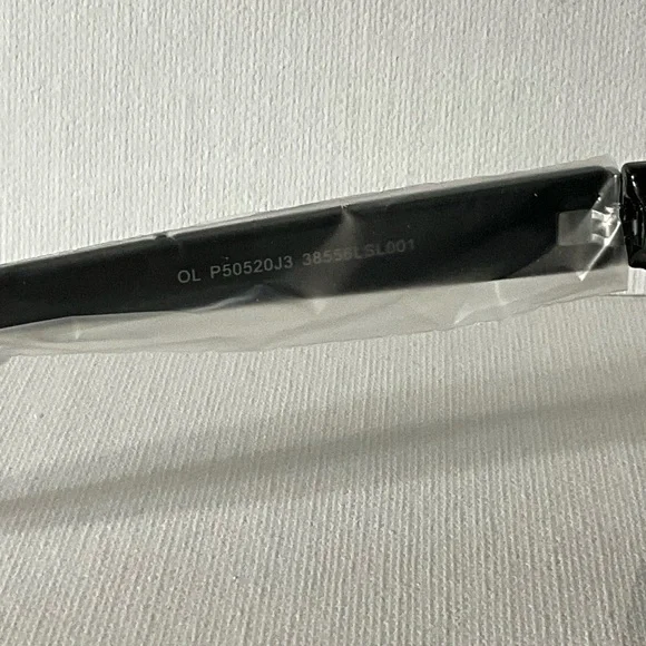 Elegant Black Sunglasses - Picture 3 of 5